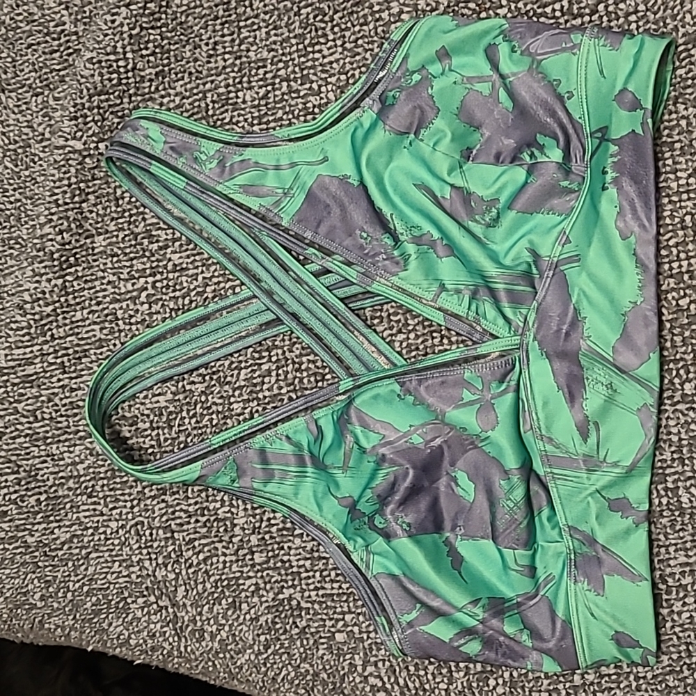 Sports bra